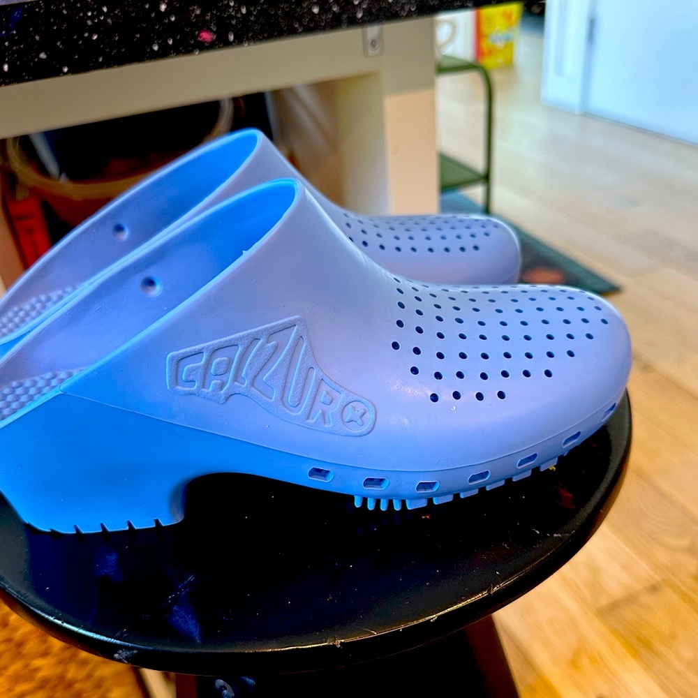 Calzuro women’s clogs
